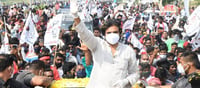 సెటైర్ : అటా ఇటా ? ఎటూ తేల్చుకోలేక ...